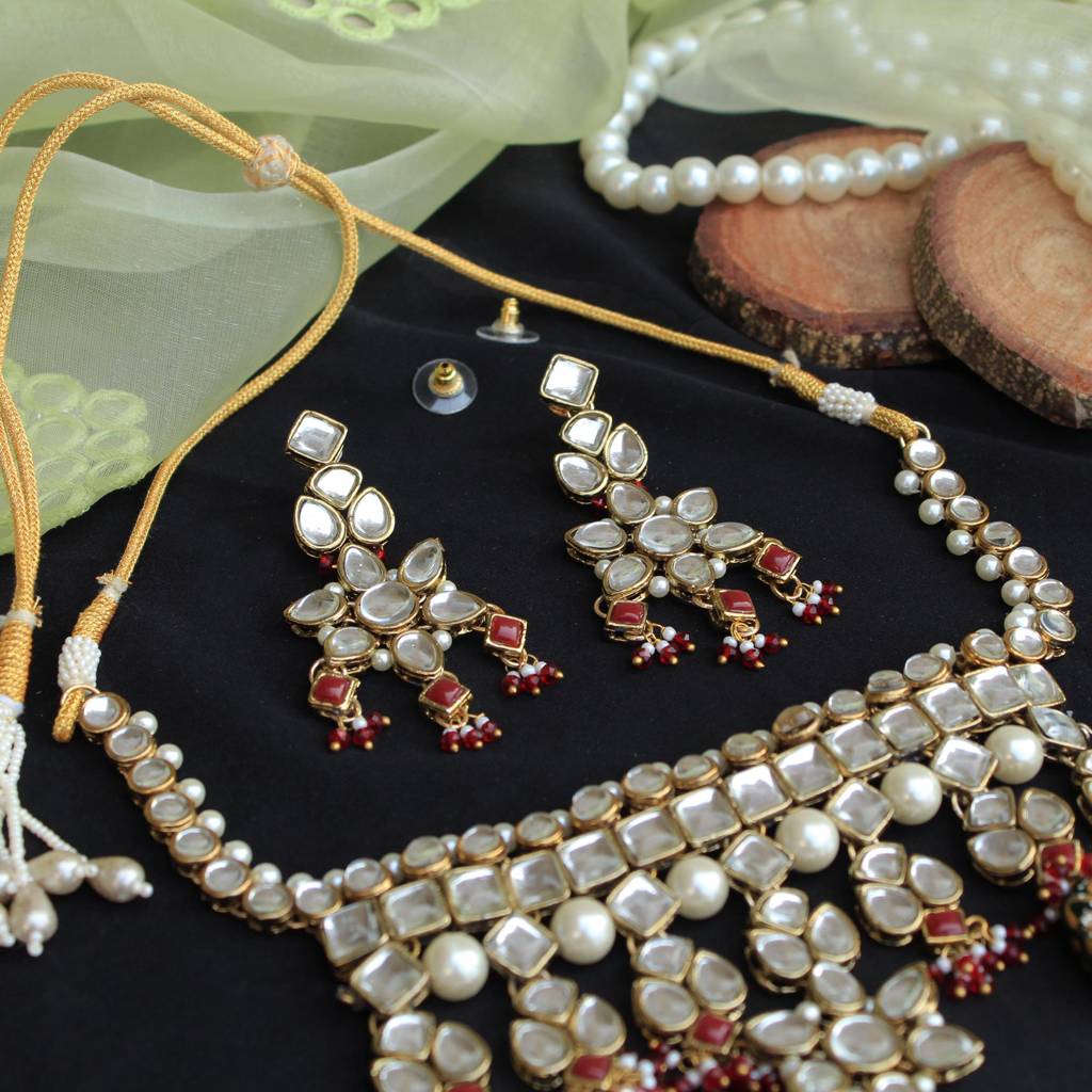 Regal Kundan Choker Set : ACN069
