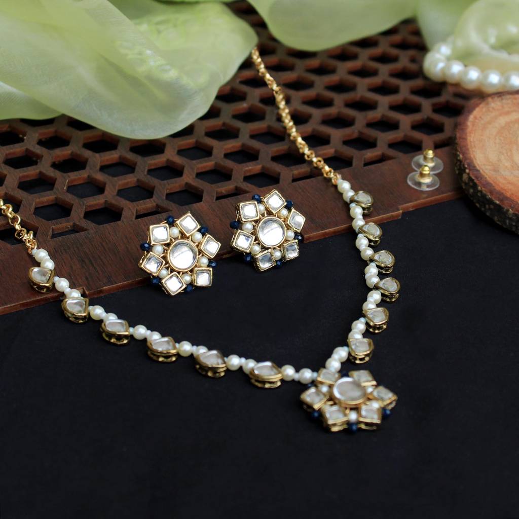Kundan Blossom Necklace Set : ACN075
