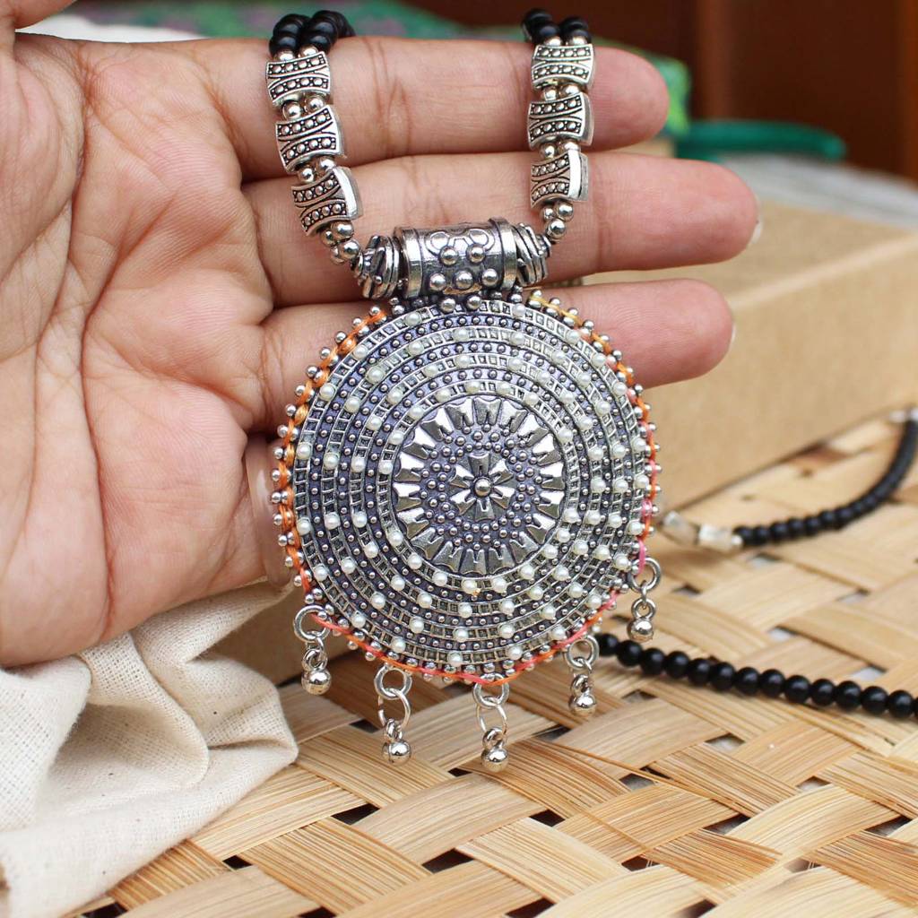 Dana Chakra Embossed Necklace : ACN079