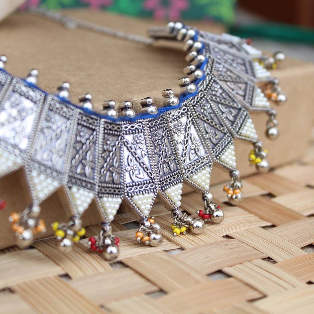 Oxidized Pearl Studded Statement Necklace : ACN083