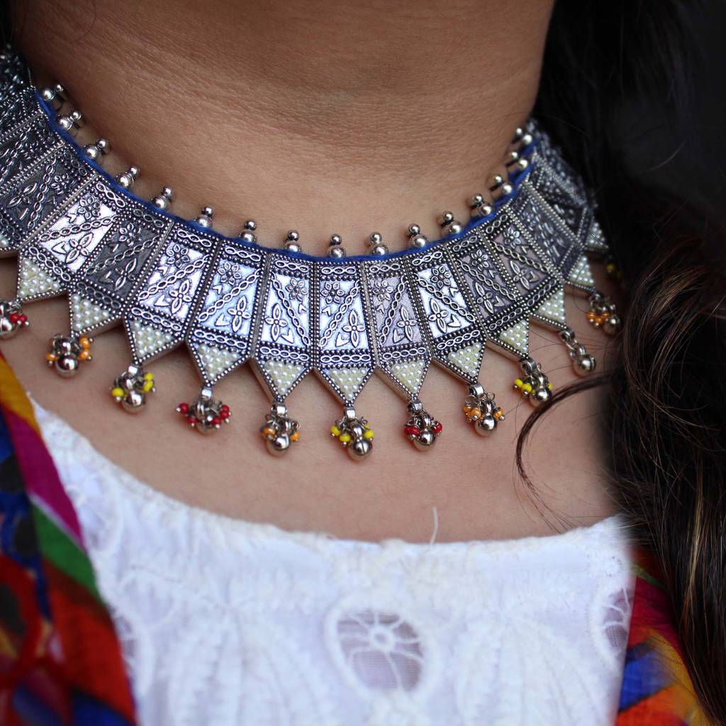 Oxidized Pearl Studded Statement Necklace : ACN083