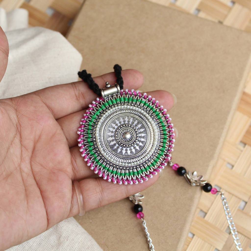 Oxidized Silver Pink & Green Long Haar : ACN084