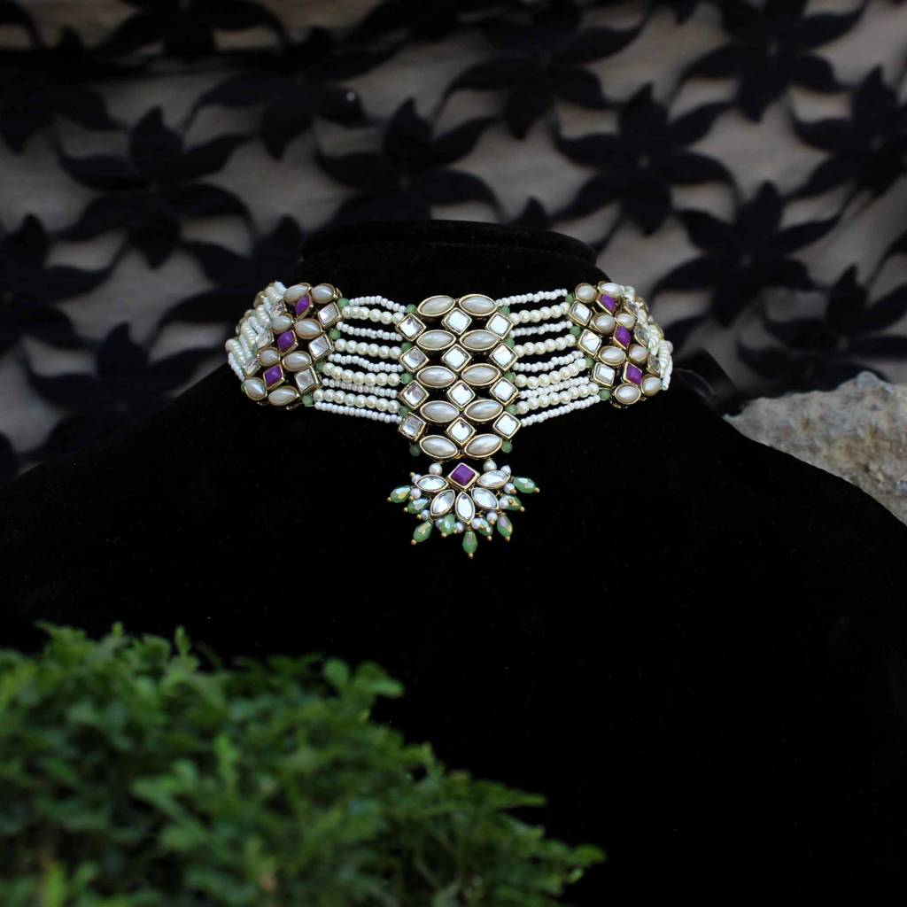 Pearl Twirl Choker : ACN502-A