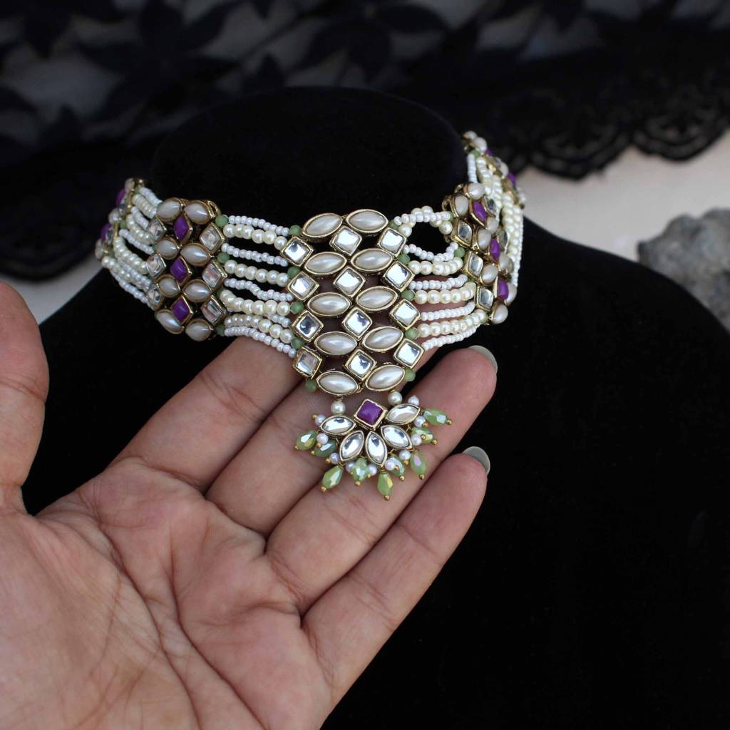 Pearl Twirl Choker : ACN502-A