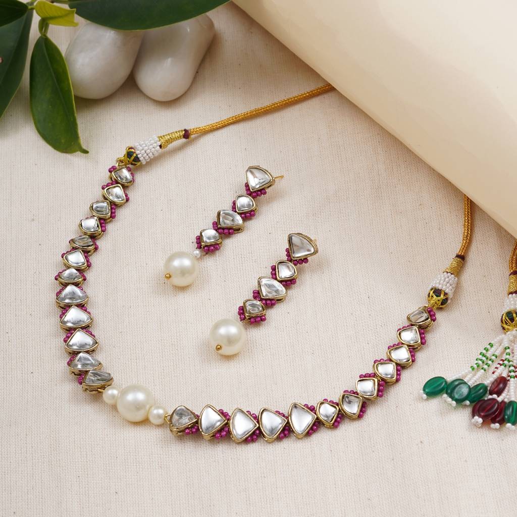 Pink Triangle ÂMangle Necklace With Matching Earrings : ACN503-Pi