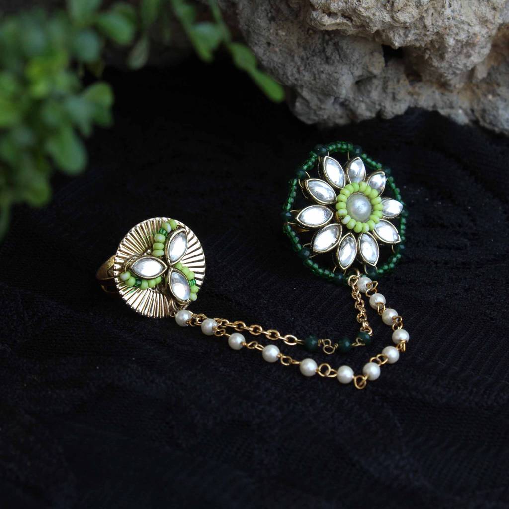 Clover-Inspired Two-Finger Ring : ACR068