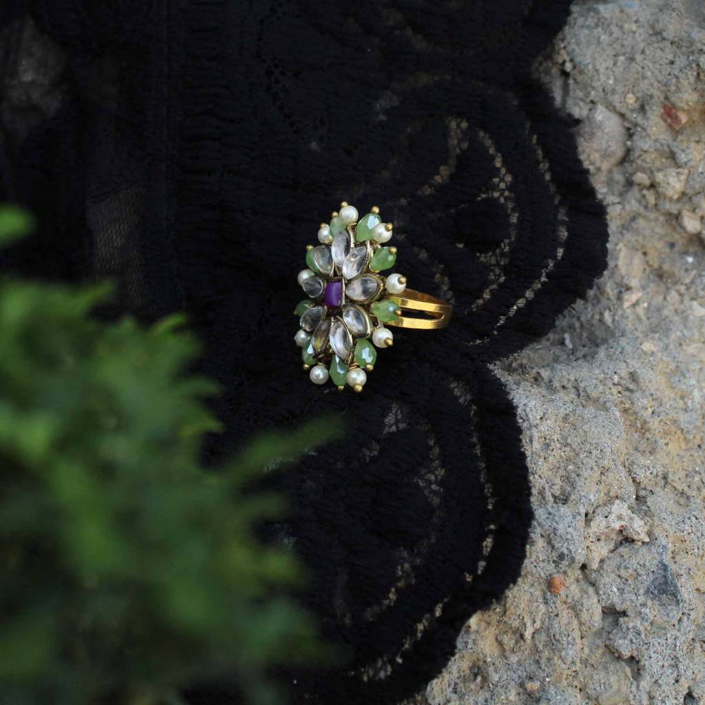 Pearl Twirl Green Ring : ACR502