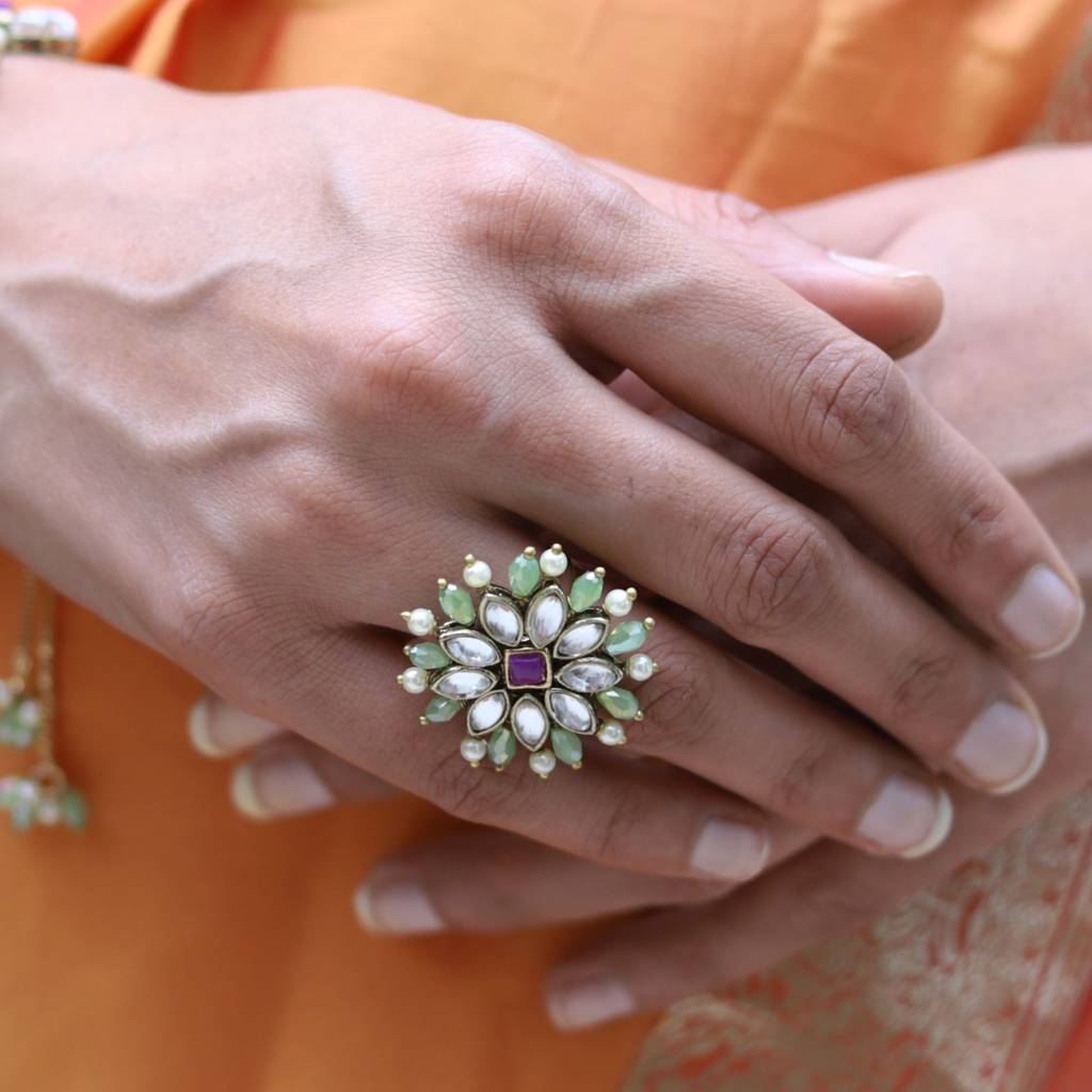 Pearl Twirl Green Ring : ACR502