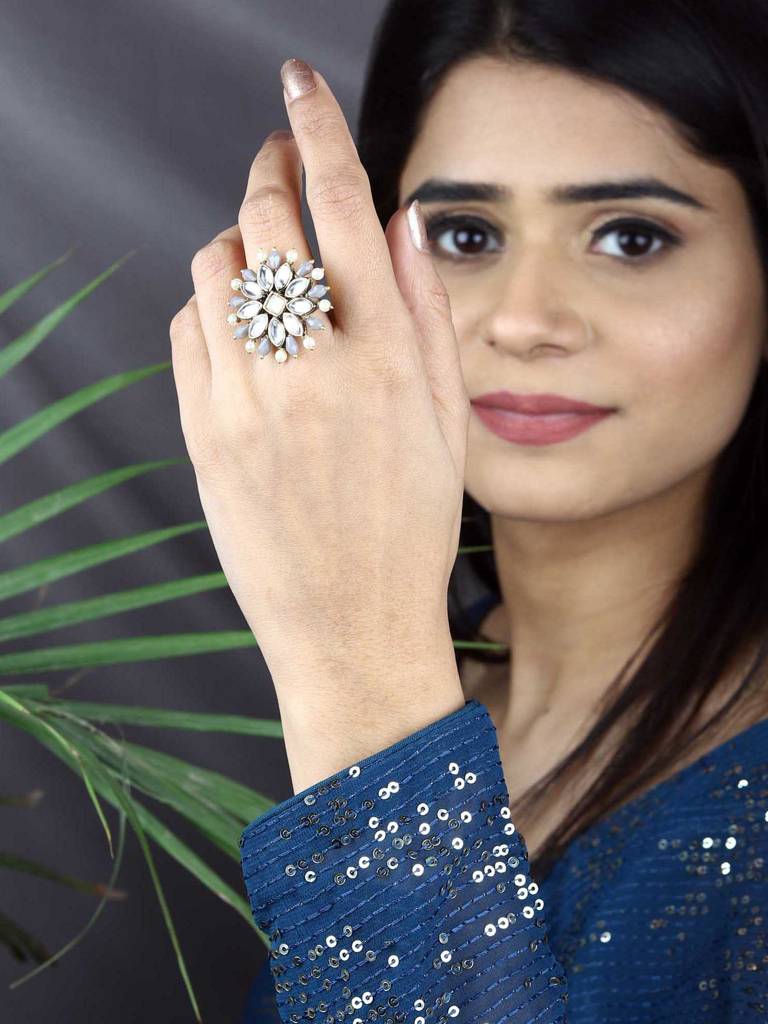 Pearl Twirl Grey Ring : ACR508