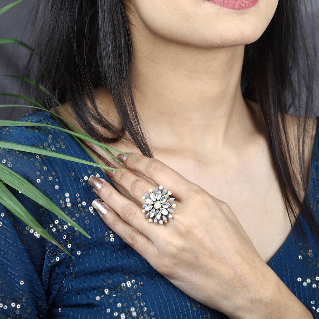 Pearl Twirl Grey Ring : ACR508