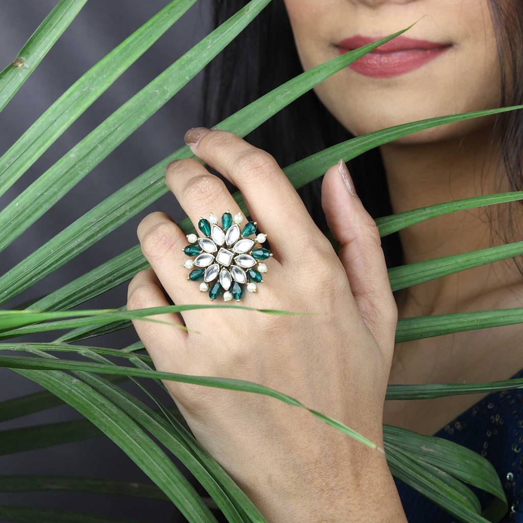 Pearl Twirl Pine Ring : ACR509