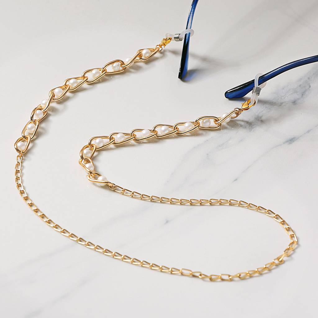 White Pearls With Gloden Links Spectacles/Air Pods Chain : ACSP002