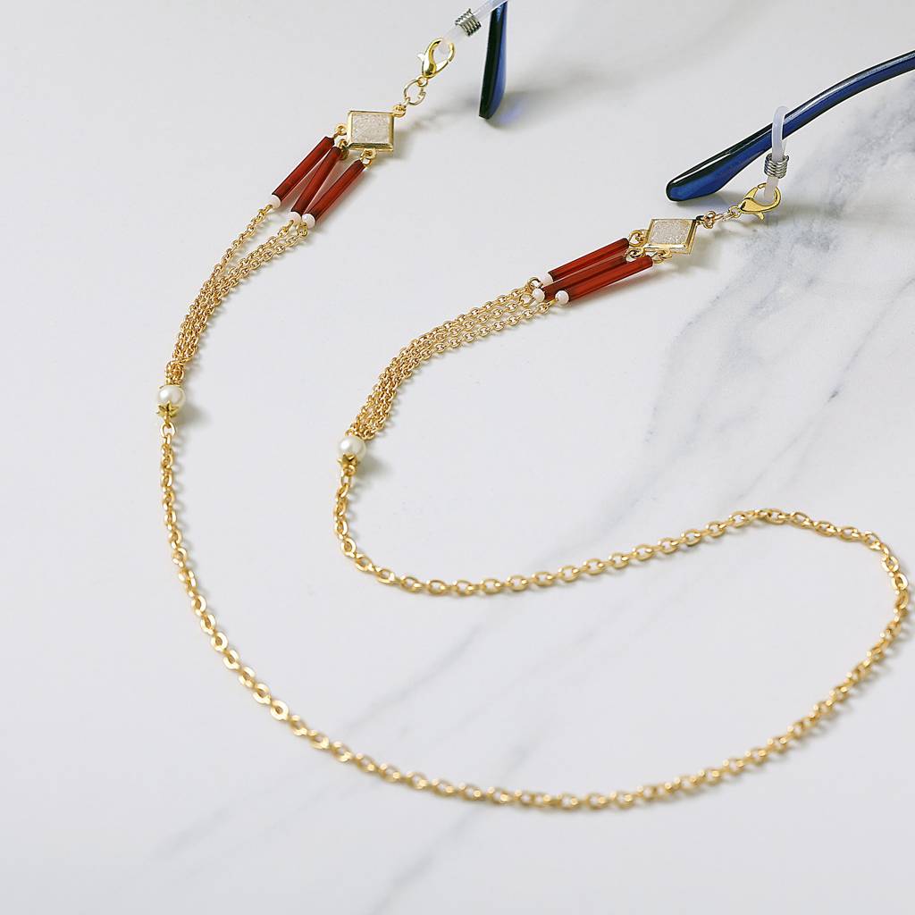 Red Glass Tube Spectacles/Air Pods Chain : ACSP020