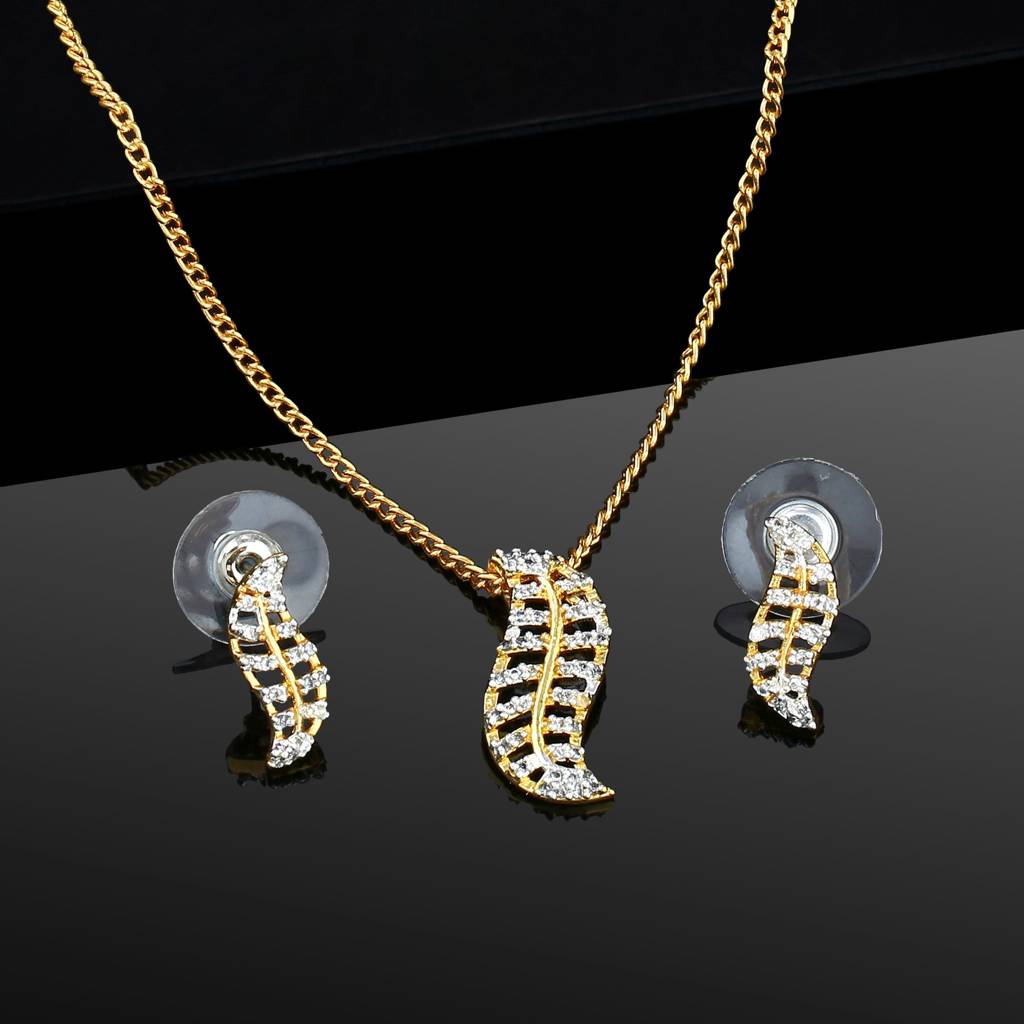 Estele Gold Plated Leaf Shaped Pendant Necklace Set With White American Diamonds For Girls & Women : AD-071NKER