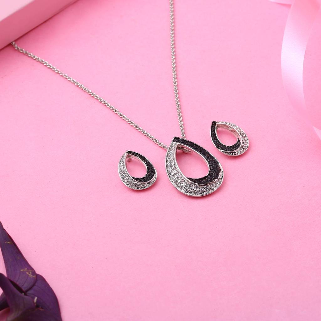 Estele Rhodium Plated Dew Drop Dawn And Dusk Pendant Set With Crystals For Women : 8432NKER