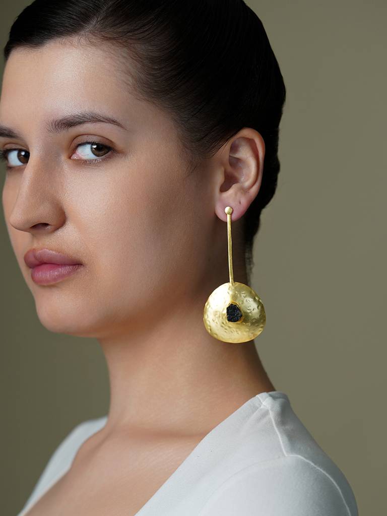 Obsidian Petal Drop Long Earrings : AGER5