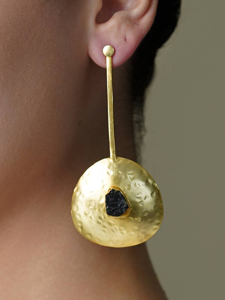 Obsidian Petal Drop Long Earrings : AGER5