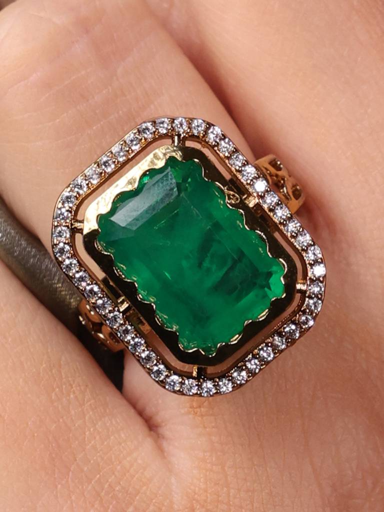 Regal Emerald Royale Ring : AGRG8