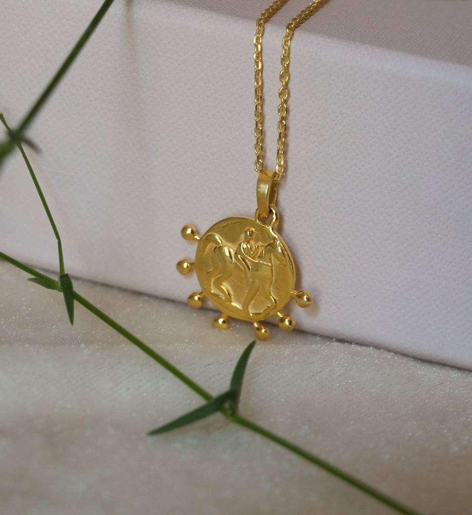 Power Medallion Necklace : AJJSS0157