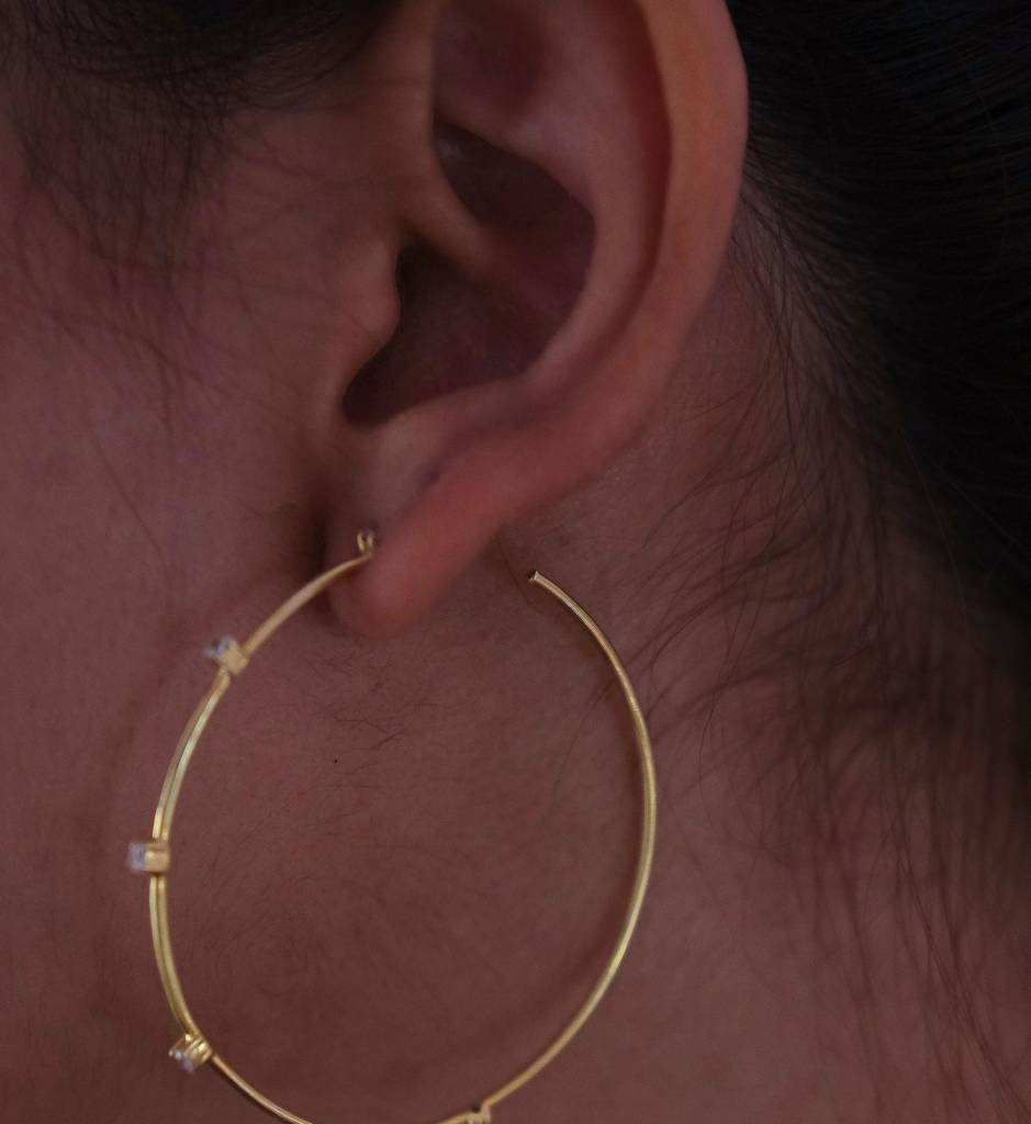 Stationed Thin Hoop Earring : AJJSS0358