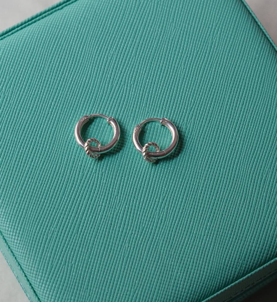 Hoops La Hoop Huggie : AJJSS0385