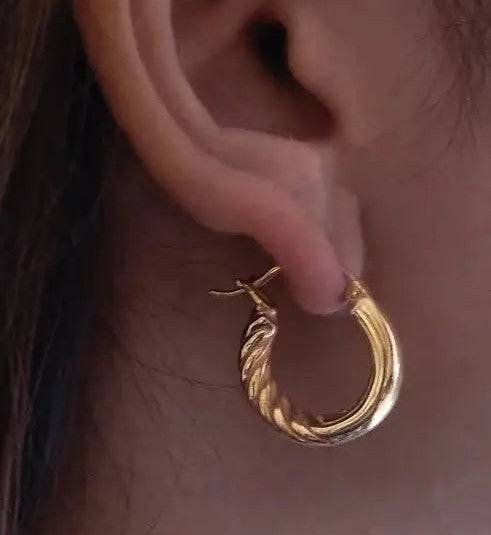 Chunky Half Twist Hoops Earring : AJJSS0546