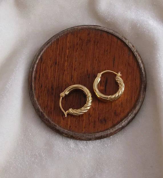 Chunky Half Twist Hoops Earring : AJJSS0546