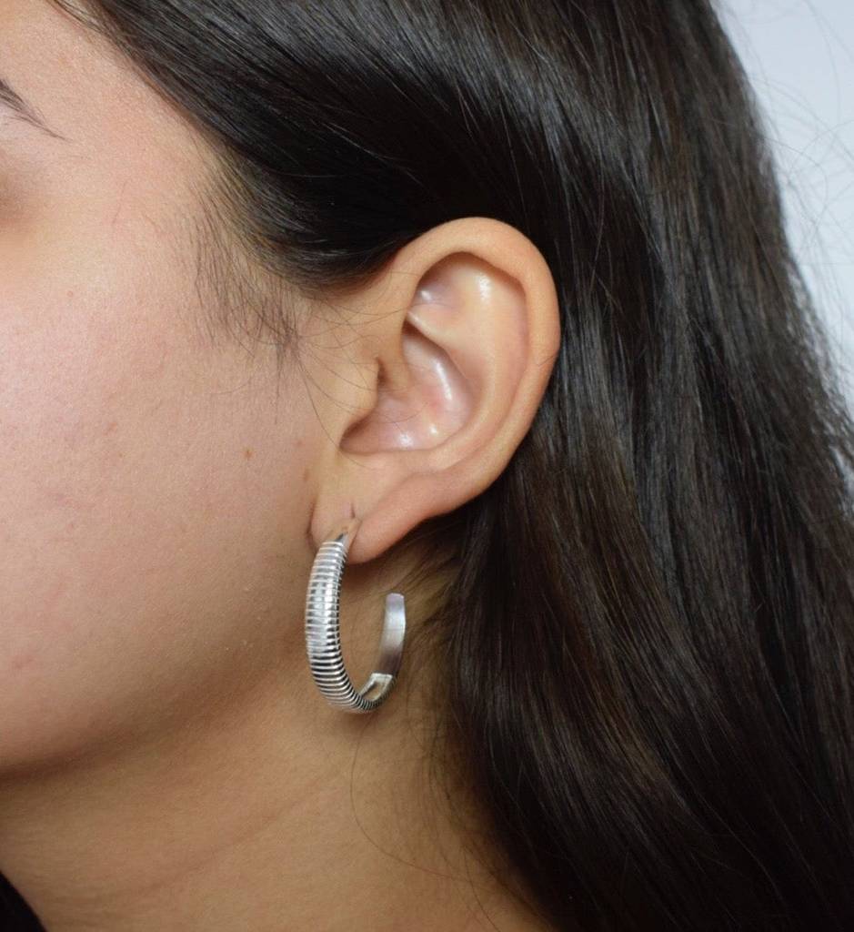 Big Lined Hoops : AJJSS0583