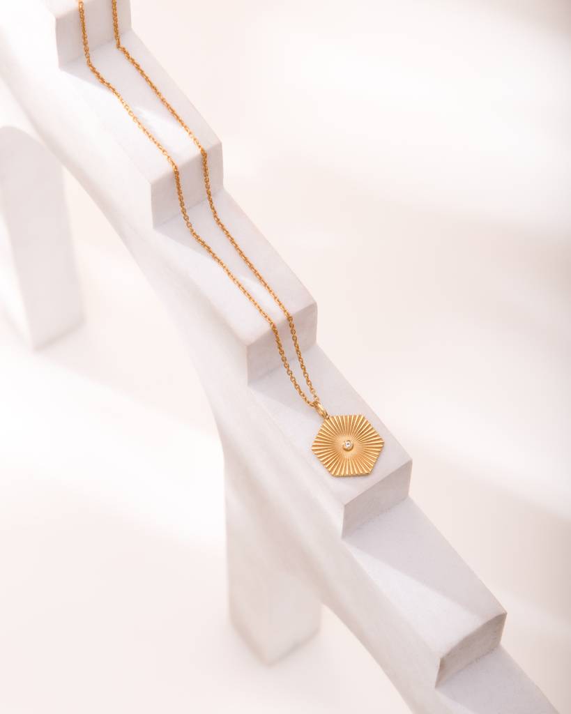 Hexagon Sunburst Pendant Necklace : AJPN2
