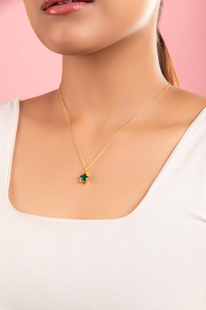 Emerald Green Star Pendant Necklace : AJPN4