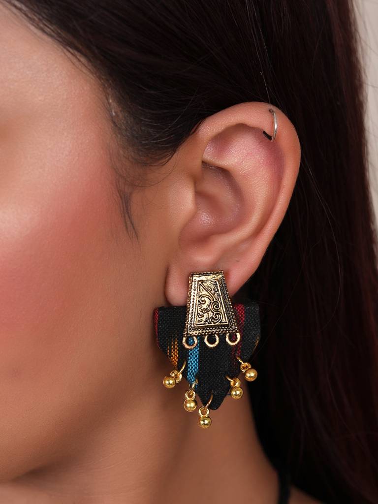 Ikat Fabric Necklace Set With Antique Gold Finish Metal Accents : ALT-Jew-exl-02a