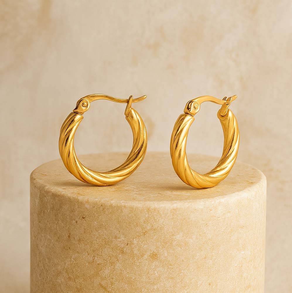 Cleo Twist Hoops Earrings For Women & Girls : AMACLTWHPER