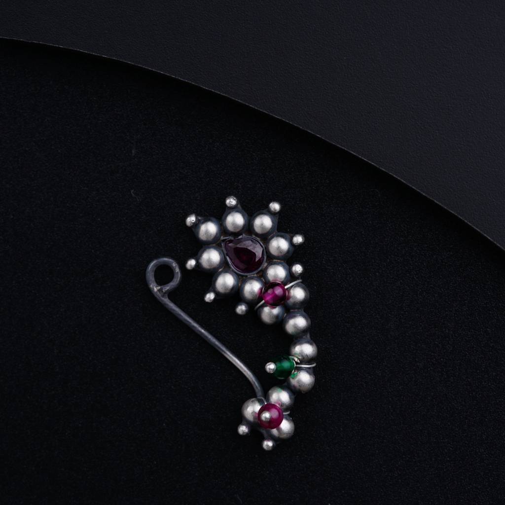 Itihaas Maharashtrian Nath Medium (Left, Clip On) : Itihaas_Maharashtrian_Nath_Left_Clipon