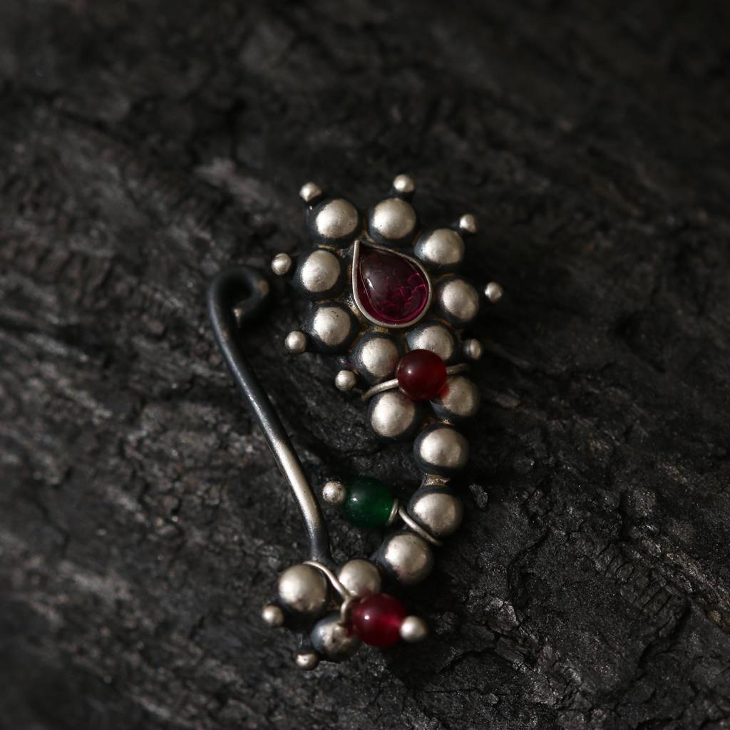 Itihaas Silver Maharashtrian Nath: Small (Left) : silver_nath_maharashtrian_left_silver_oxidized_clipon