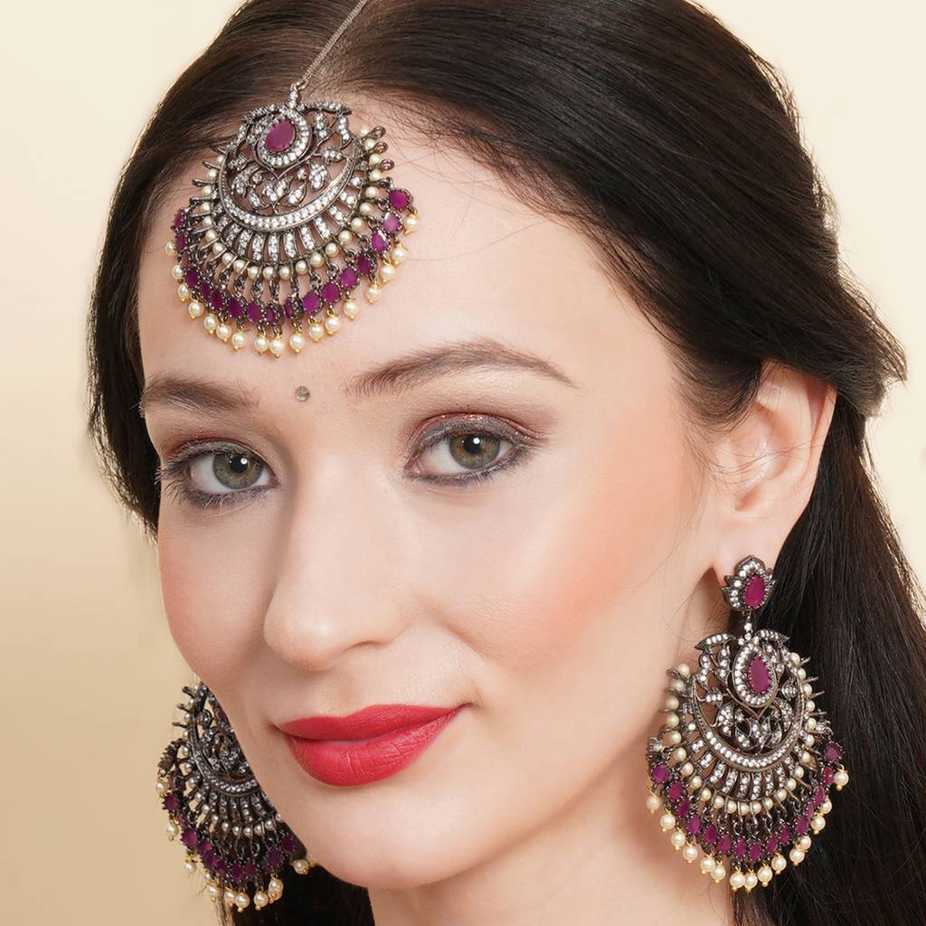 Diamond & Maroon Stone Earrings With Matching Maang Tikka : RSA23-51