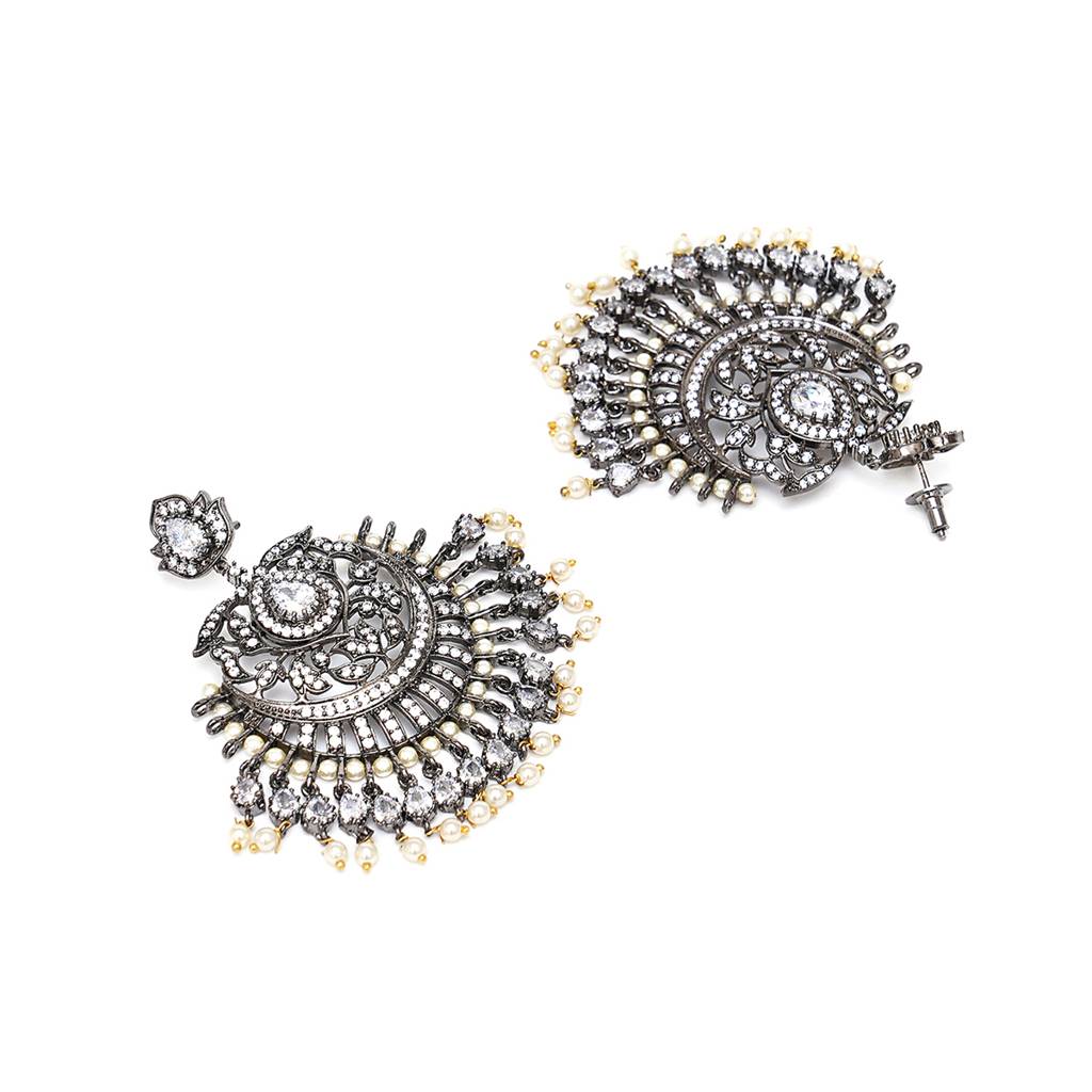 Diamond Earrings With Matching Maang Tikka : RSA23-52