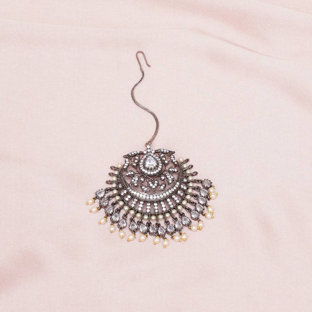 Oversized Diamond Maang Tikka : RSA23-48