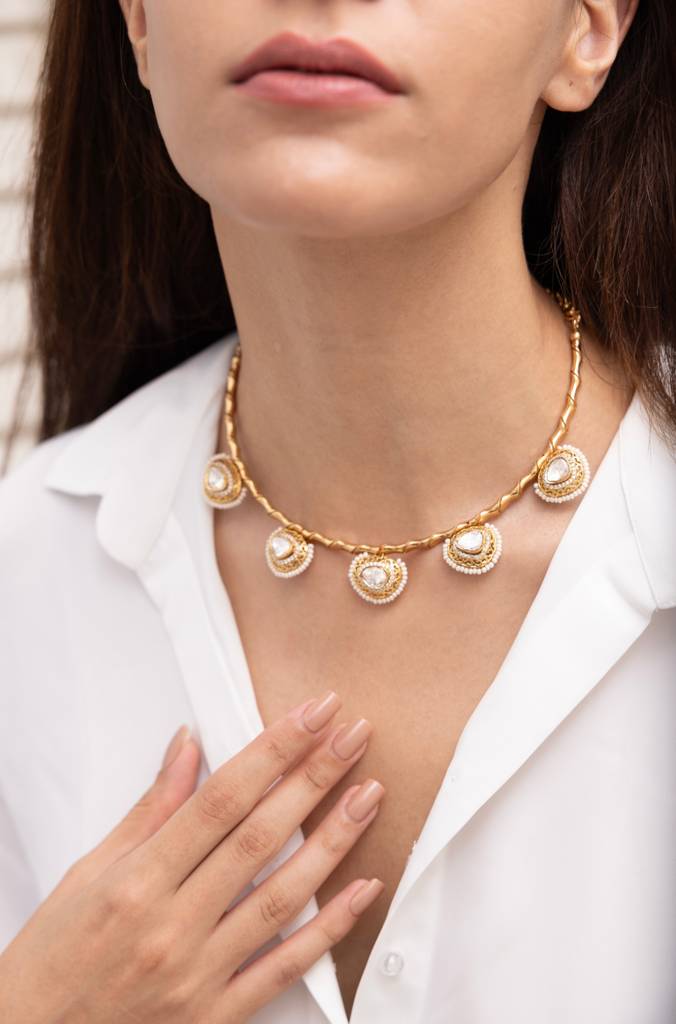 Sharaya Choker : APRNK31