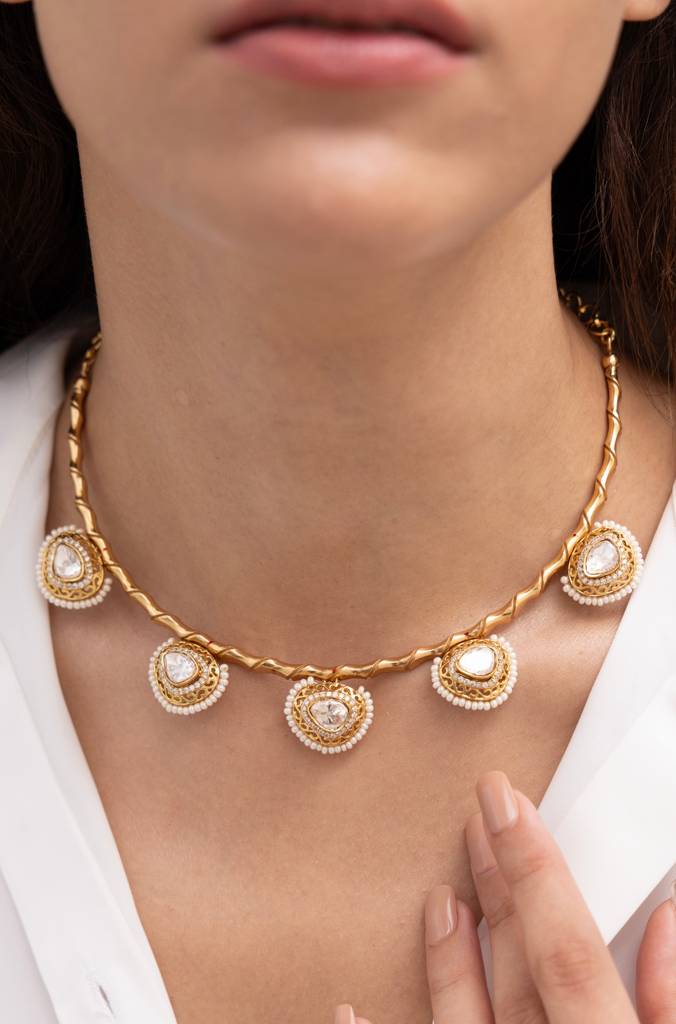 Sharaya Choker : APRNK31