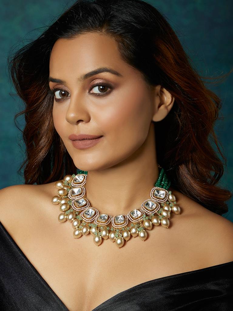Gold Tone Kundan Polki Biege Necklace : ARJBR23N19