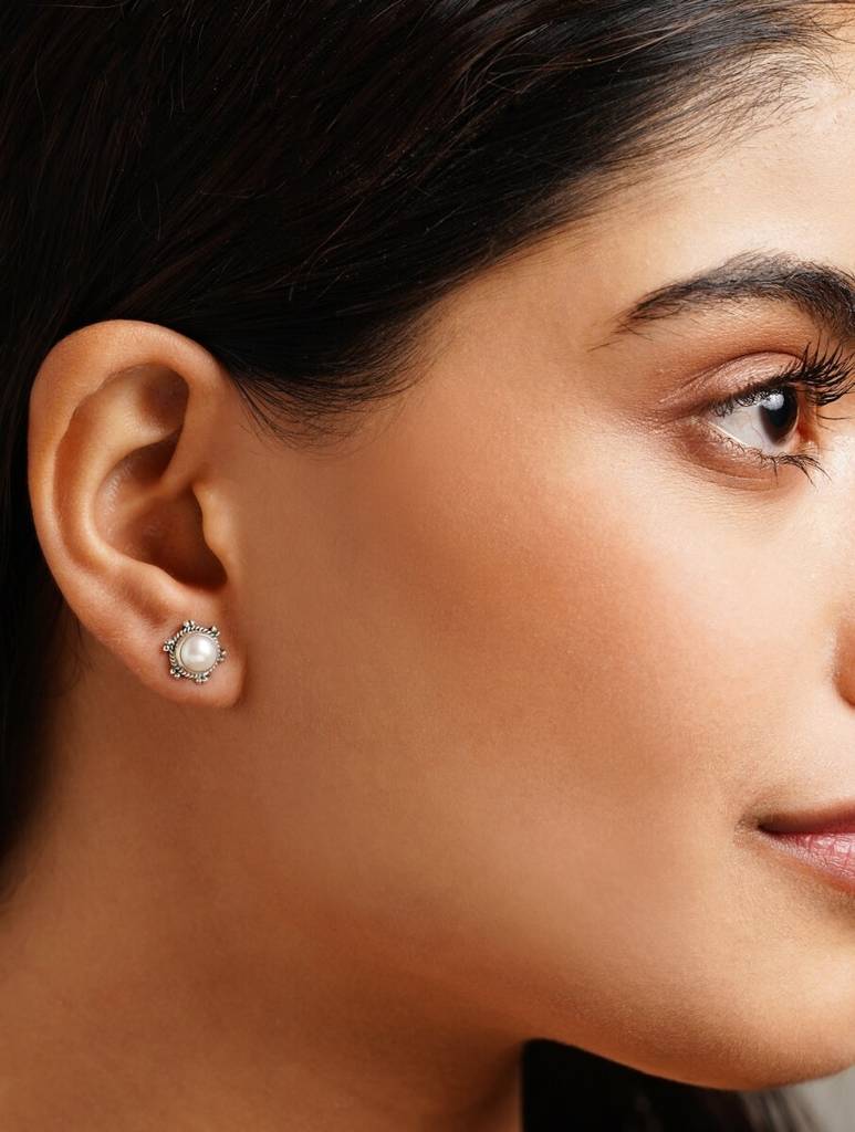 925 Sterling Silver Pearl Earrings With Twisted Silver Frame : ARSSE688