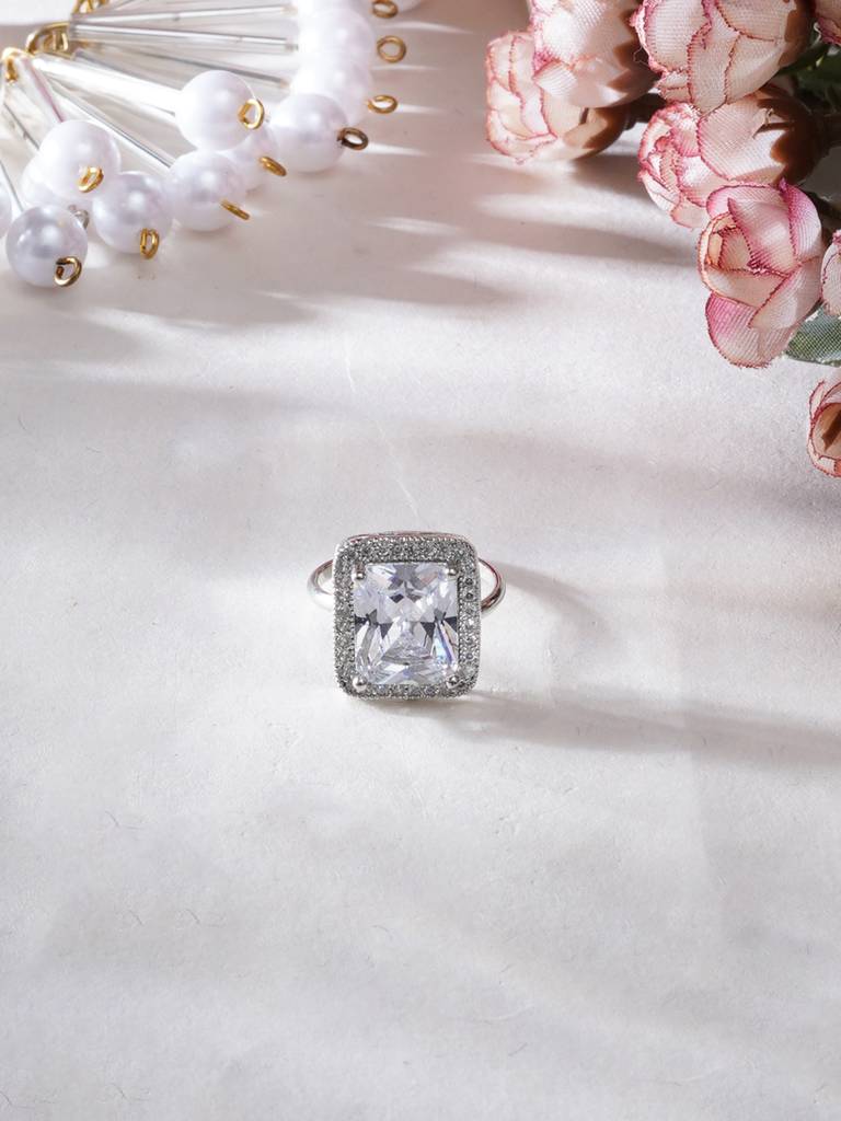 White Stone Ring : RRAUG23-82
