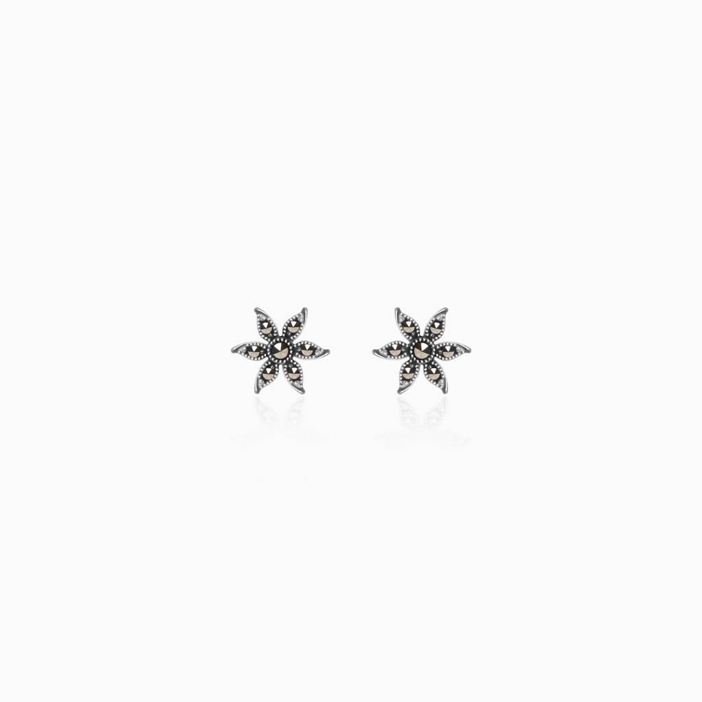 Oxidised Silver Flower Studs : AVER058