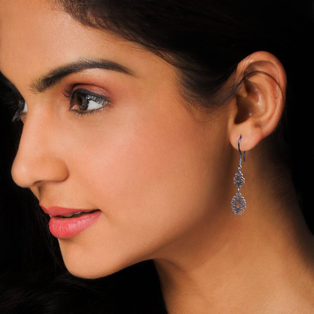 Oxidised Silver Filigree Danglers : AVER089