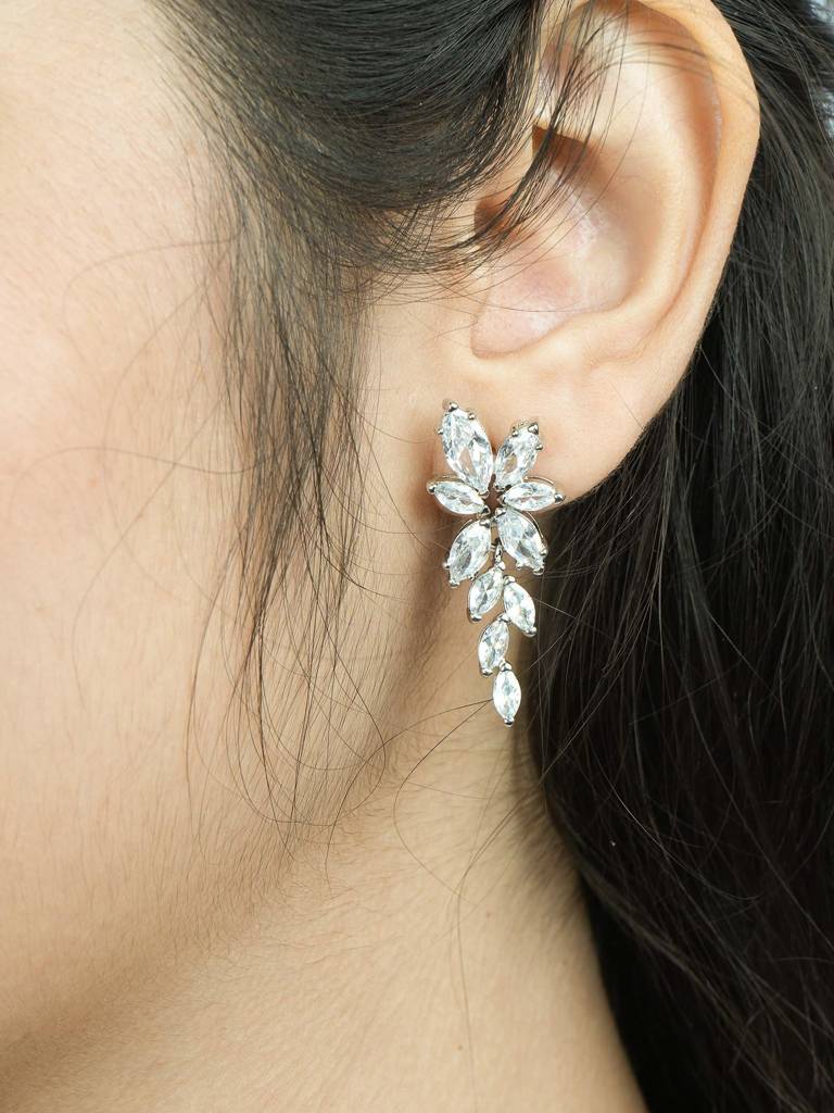 White Beauty Cz Dangler Earrings : AVER10077