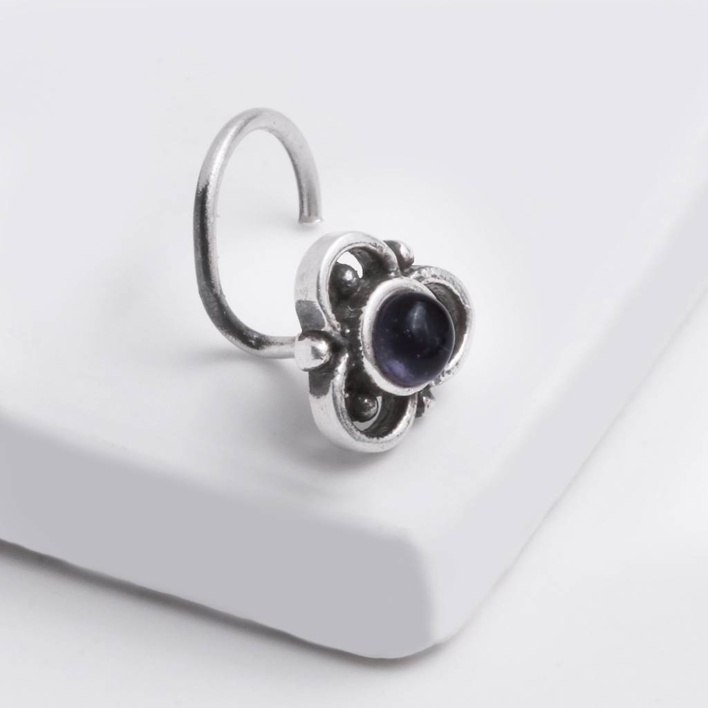 Oxidised Silver Clover Nose Pin : AVNP028