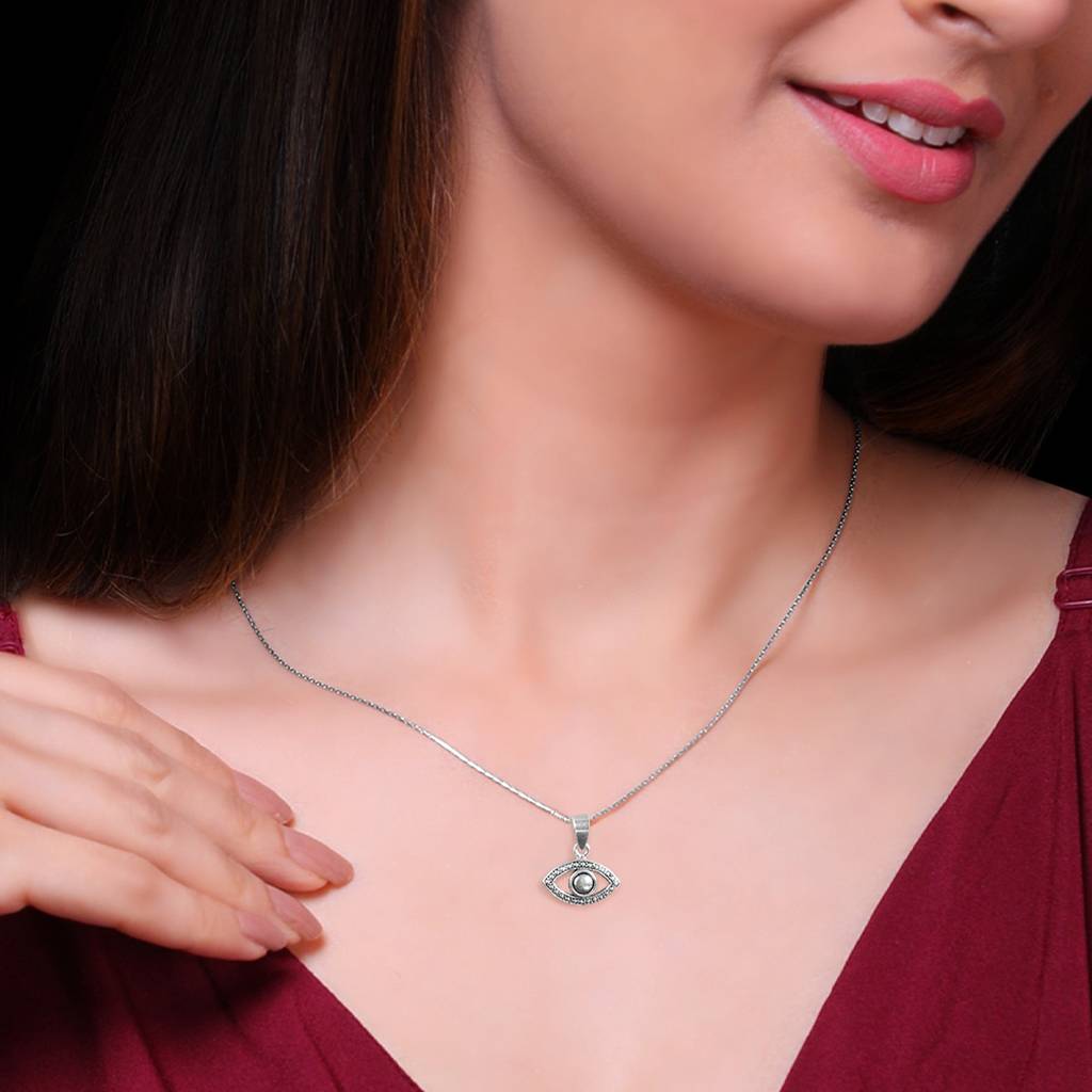 Oxidised Silver Evil Eye Pendant With Box Chain : AVPD005