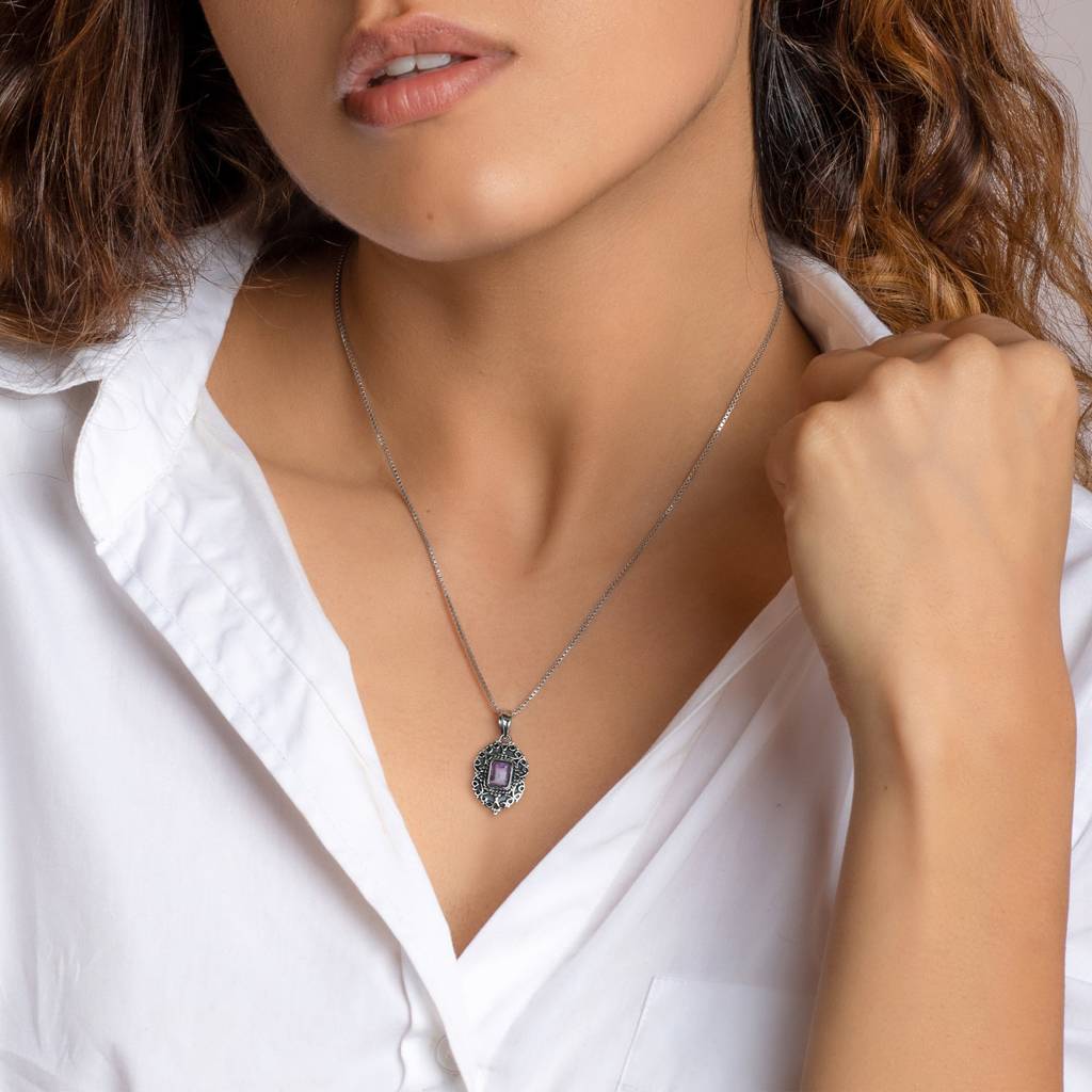 Oxidised Purple Elegance Pendant With Box Chain : AVPD008