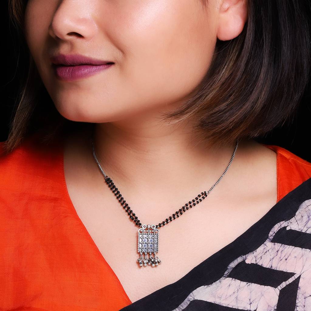 Silver Dangler Mangalsutra : AVPD0128