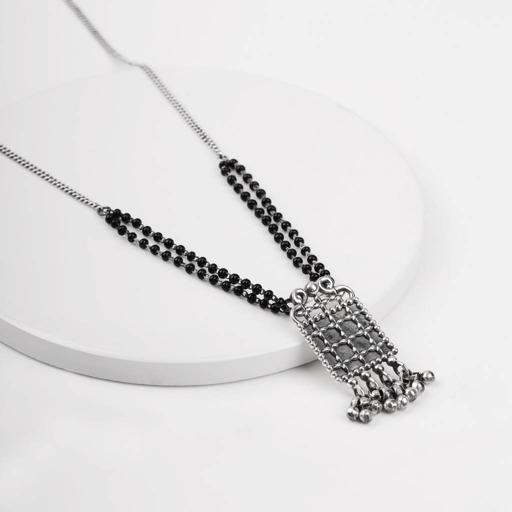 Silver Dangler Mangalsutra : AVPD0128